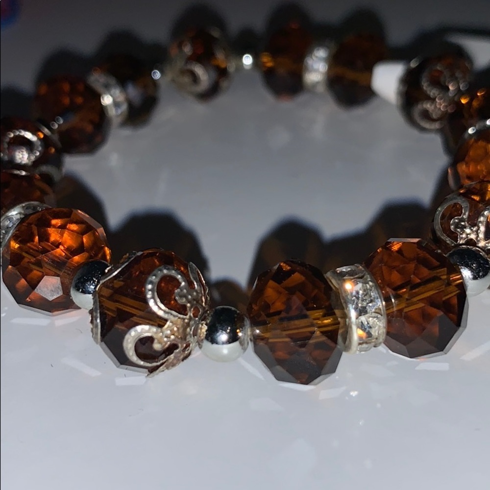 (NWT) Brown glass bead, stretchy bracelet - Picture 2 of 3